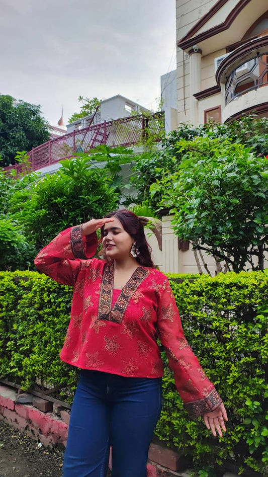 HEER TOP WITH BELL SLEEVES