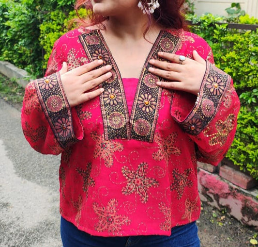 HEER TOP WITH BELL SLEEVES